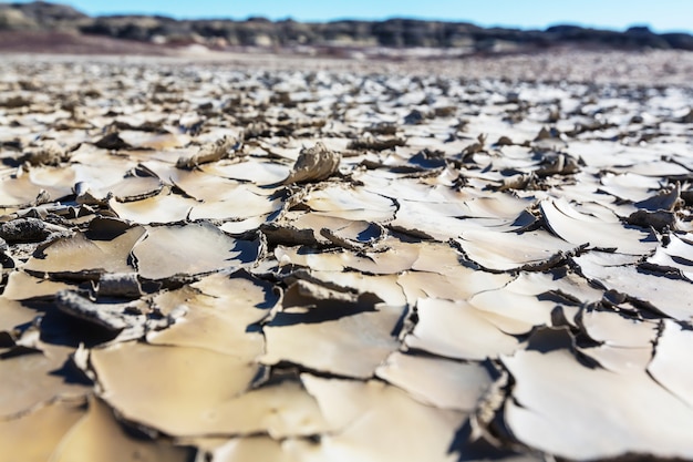 Terras áridas no deserto