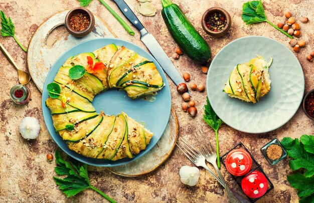 Terrina de verduras de verano de calabacín. Gratinado de verduras