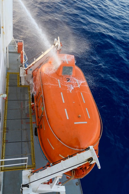 Teste de pressão da água da mangueira do barco salva-vidas totalmente fechado Teste de estanqueidade Controle do estado do porto