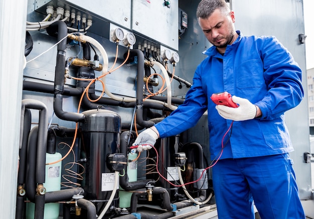 Teste de resistência dos sensores de temperatura na seção de fornecimento de resfriamento da unidade de ventilação