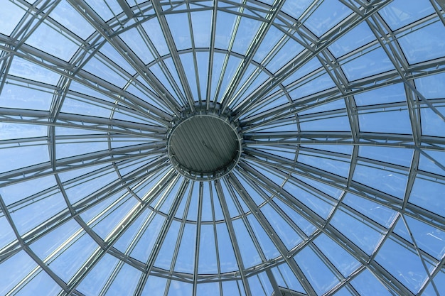 Teto de vidro do edifício industrial moderno