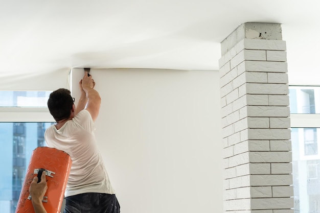 Foto teto extensível na cozinha com holofotes instalados e incluídos