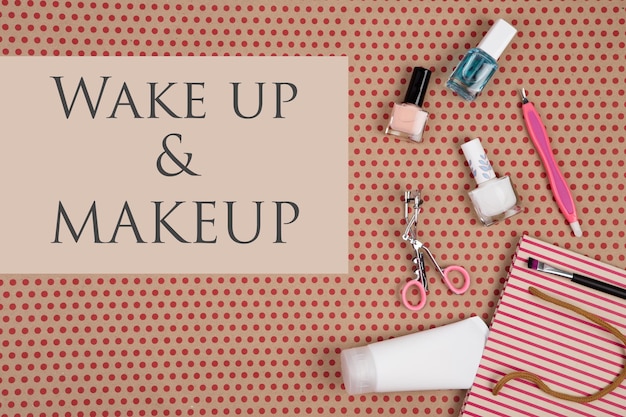 Text Wake up and makeup bolsa de regalo a rayas con set de cosméticos para maquillaje