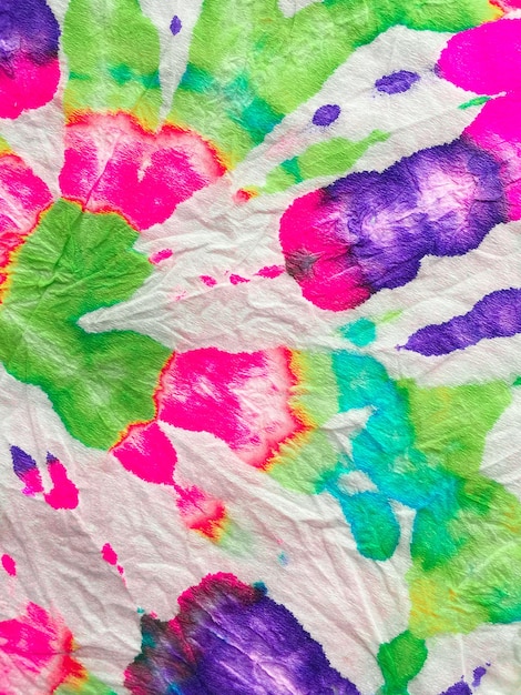 Textil de remolino psicodélico. Remolino atado a la libertad. Ropa teñida de Boho. Efecto acuarela reggae. Fondo espiral de teñido anudado. Batic Hippie Verde y Rojo. Muestra vibrante de Haight San Francisco.