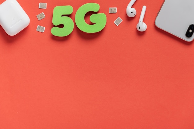 Foto texto 5g en fondo liso con teléfono