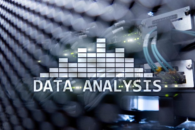 Foto texto de análisis de big data en el fondo de la sala de servidores internet y el concepto de tecnología moderna