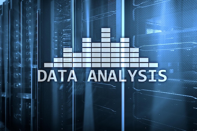 Texto de análise de Big Data no fundo da sala do servidor Internet e conceito de tecnologia moderna