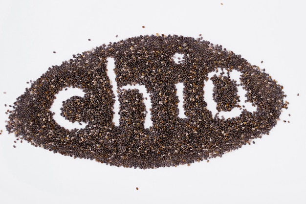 Texto de chia escrito com sementes de chia