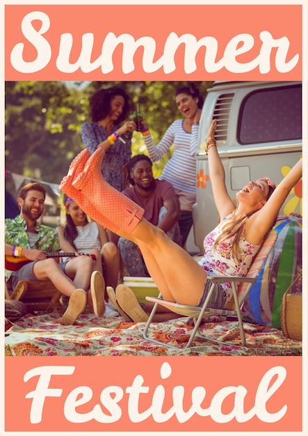 Foto texto do festival de verão sobre grupo de amigos se divertindo juntos