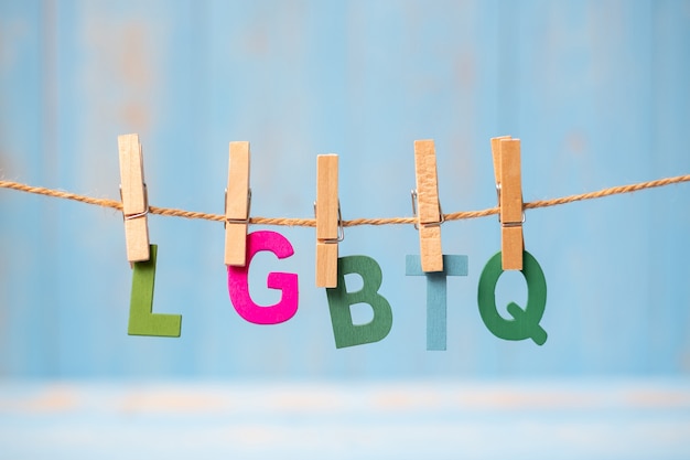 Texto LGBTQ, para lesbianas, gays, bisexuales, transexuales y gays que cuelgan en línea