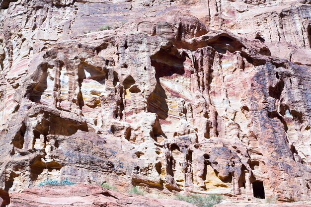 Textur der erodierten Bergwand aus Sandstein