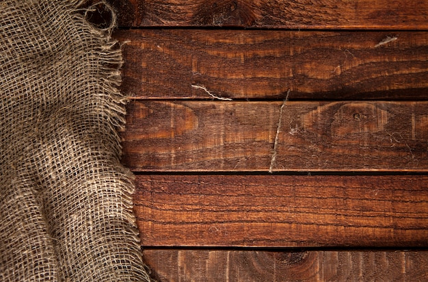 Textura de arpillera en mesa de madera