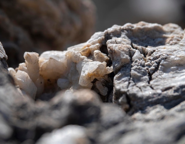 Textura das pedras na praia do mar Mediterrâneo