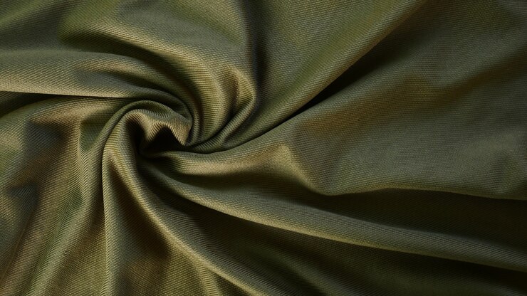 Textura de cetim de seda verde azeitona, fundo de tecido de algodão verde, textura de cama de seda