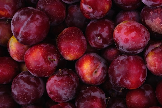 Textura de frutas ameixas em marke