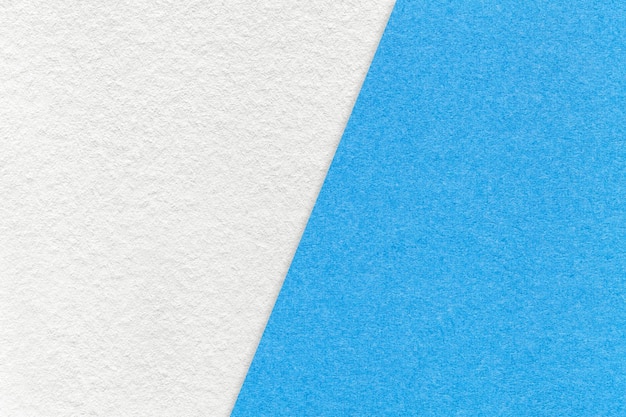 Textura de fundo de papel artesanal branco e azul claro metade de duas cores Papelão kraft cerúleo vintage