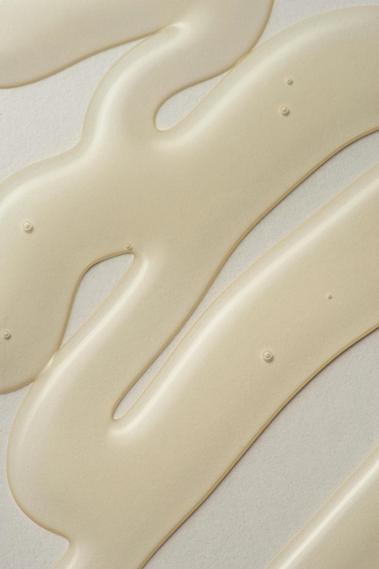 Foto textura de óleo sobre fundo branco