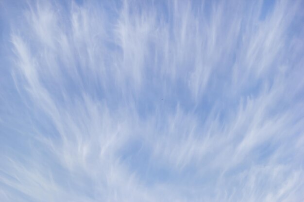 Textura de fondo hite nubes en el cielo de fondo