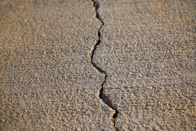 Textura y fondo de la pared agrietada