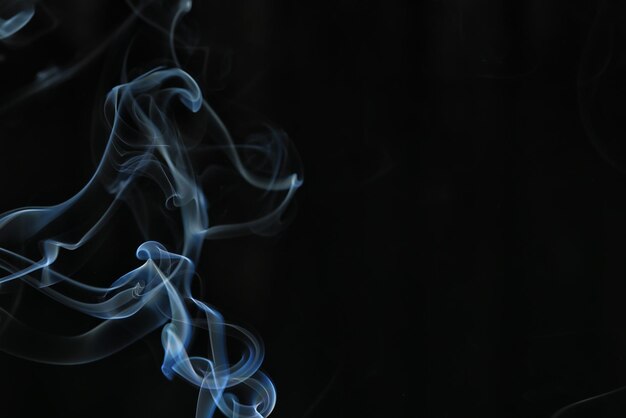 Foto textura fumaça fundo preto, nevoeiro ondas de ar