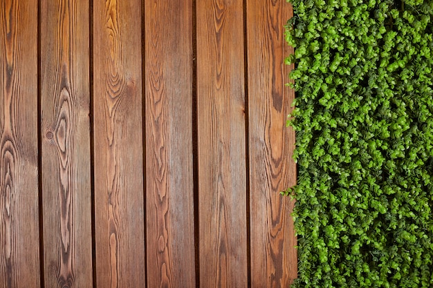 Textura de madera con fondo de hojas