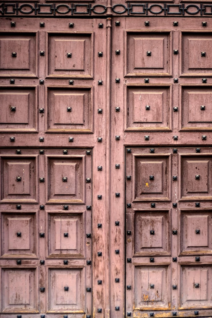 Foto textura de madera puerta antigua de madera de roble