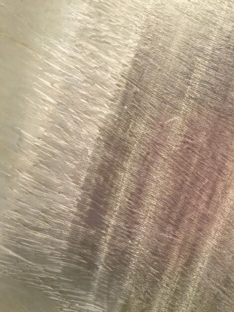 Textura de metal con rayones de polvo y grietas.