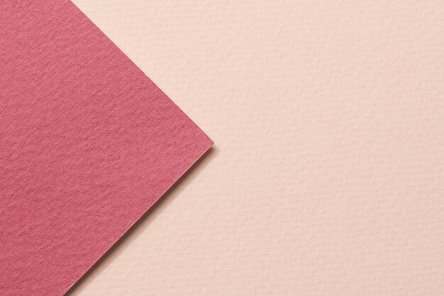 Textura de papel de fondo de papel kraft rugoso colores beige burdeos Mockup con espacio de copia para texto