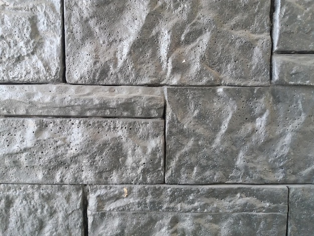 La textura de las paredes y pisos de concreto es muy fresca.