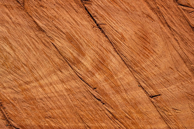 Textura de pieza de madera cortada con motosierra