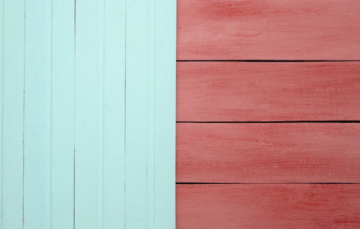Foto textura de tablas de madera azules y rojas