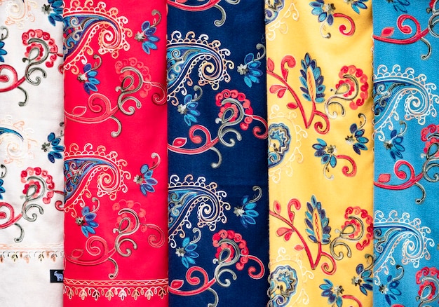 Textura de tela colorida con adornos
