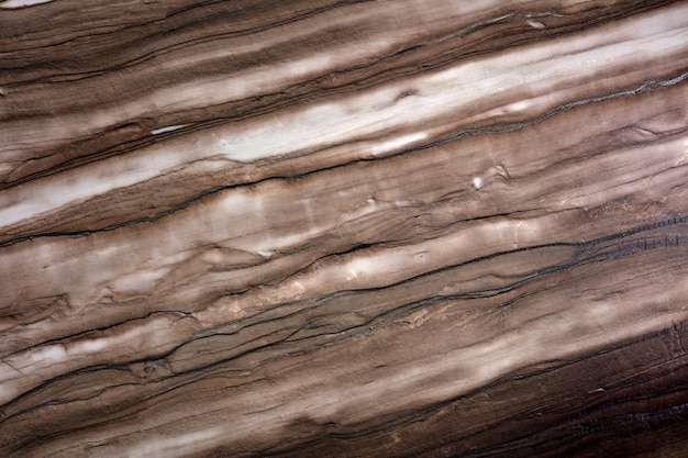 Textura única de quartzito natural castanho claro e camadas escuras diagonalmente