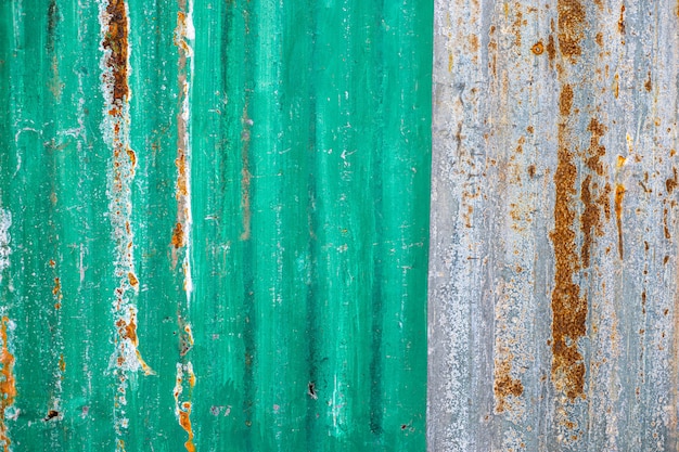 Textura de zinc verde de la vieja superficie de zinc oxidada galvanizada de la cerca