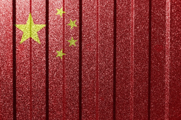 Texturierte Flagge von China auf Metallwand Bunter natürlicher abstrakter geometrischer Hintergrund mit Linien