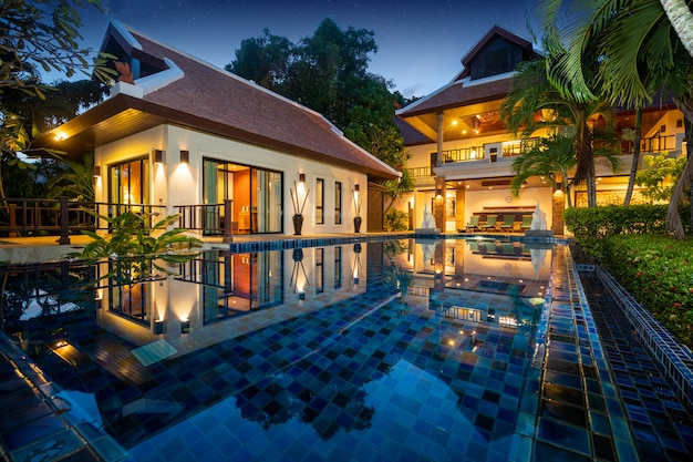 Thailändische balinesische Luxusvilla mit Infinity-Pool