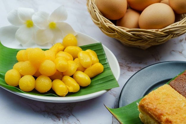 Foto thailändischer nachtisch oder khanom thai.