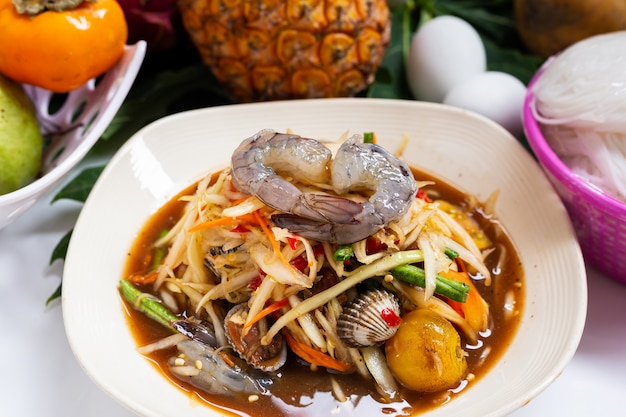 Thailändisches Essen Papayasalat