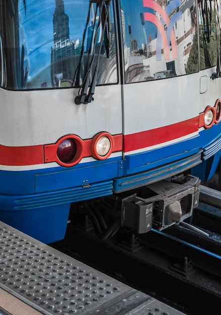 THAILAND BANGKOK 20. Januar 2019 BTS Skytrain in Bangkok auf einer Station