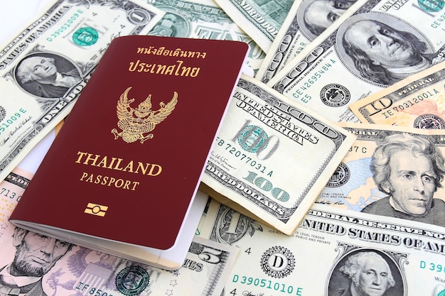 Thailand Pass und Dollar Geld