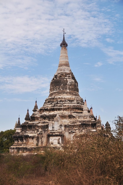 Thatbyinnyu Phaya Pagoda paya temple chedi para los birmanos y los viajeros extranjeros visitan el respeto al dios buddha rezando en Bagan o Pagan Heritage ciudad antigua en la región de Mandalay Myanmar o Birmania