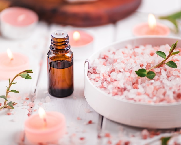 Ätherisches Öl für Aromatherapie, Blumen, handgemachte Seife, Himalaya-Salz.