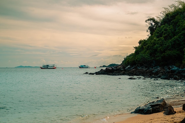 Thong Lang Beach na ilha de Larn Koh Larn Beautiful do mar em Chonburi Tailândia