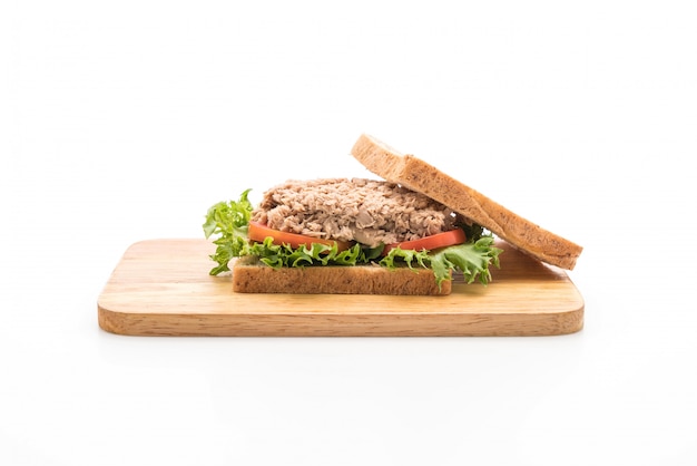 Thunfischsandwich auf Weiß