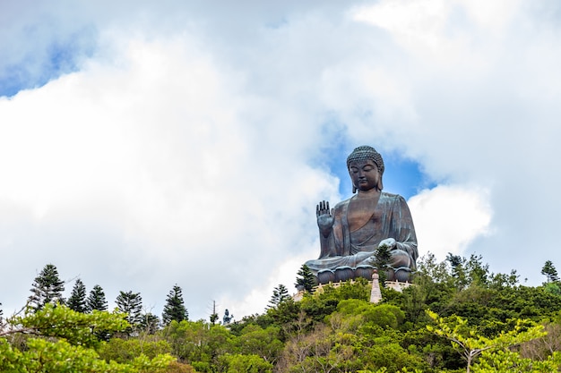 Foto tian tan buddha, großer budda, der enorme tian tan buddha an po lin-kloster in hong kong