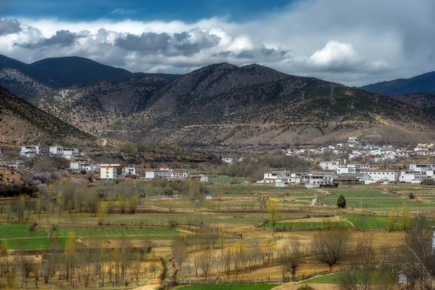 Tibetanisches Tal in Sichuan, China