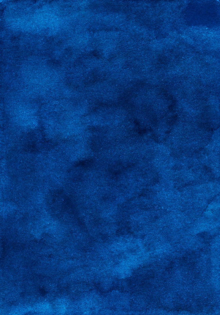 Foto tiefblaue hintergrundbeschaffenheit der aquarellweinlese. aquarelle abstrakte alte blaue kulisse. flecken auf papier.