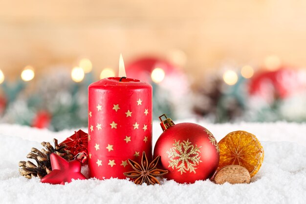 Foto tiempo de advenimiento de la tarjeta de navidad con decoración de velas encendidas y espacio de copia de copia