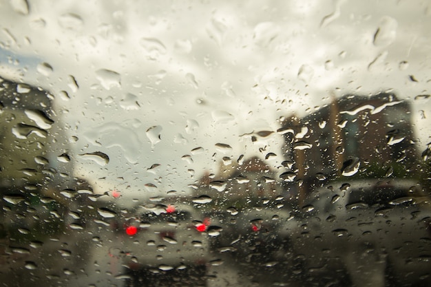 Tiempo de lluvia atasco de tráfico