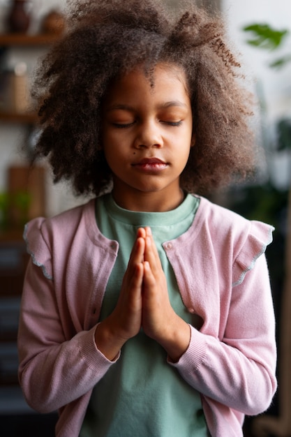 Foto tiempo de oración tradición religiosa